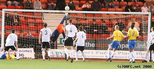                          (c) www.DAFC.net
Photographs can be requested from photos@dafc.net

Gallacher tips the ball over the bar

(Gallachertipsoverbar.jpg)