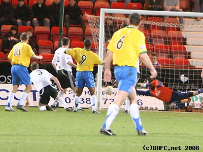                          (c) www.DAFC.net
Photographs can be requested from photos@dafc.net

Hamilton equalise

(Hamiltonequalise.jpg)