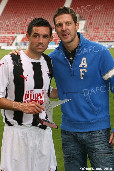 (c) www.DAFC.net
Photographs can be requested from photos@dafc.net
Gary Mason awarded Man of the Match
(MasonMOMParsvArbroath24thJuly2010.jpg)