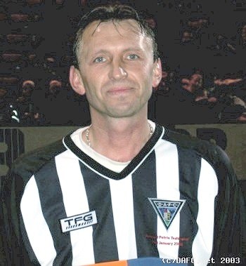                          (c) www.DAFC.net
Photographs can be requested from photos@dafc.net

Back at EEP

(StewartPetrieTestimonialGame164.jpg)