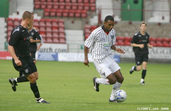(c) www.DAFC.net
Photographs can be requested from photos@dafc.net
Daquin caused West Brom a lot of problems
(WestBrom_25Jul2006_Daquin.jpg)