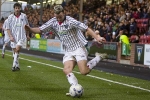 Pars v Dundee Utd. 25th February 2006. Noel Hunt.