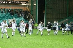 Pars v Livingston 25th January 2006. Players applaud the fans.